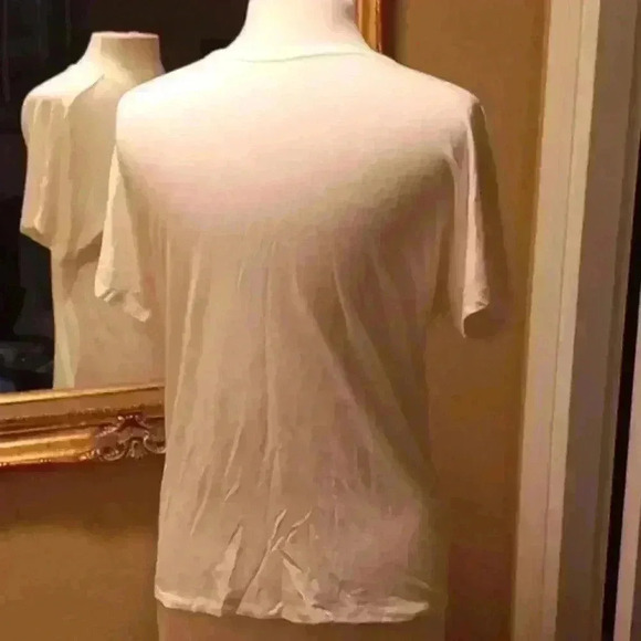 5/$25 IMAN medium v neck SUPER SOFT AND BATWING SLEEVE - Picture 5 of 7